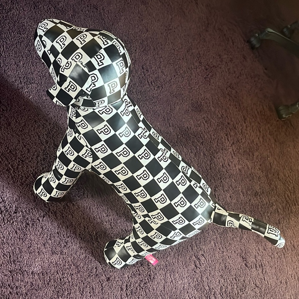 Victoria's 2018 Secret Pink Fashion Show Dog, checkered , "P" extra large